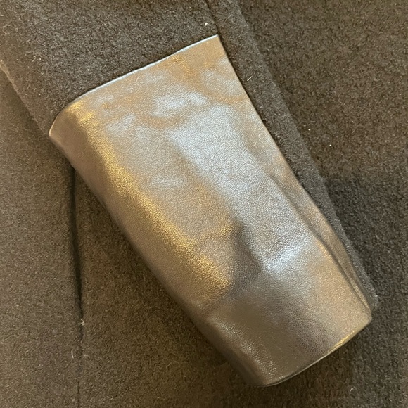 Club Monaco Coat with leather trim - Picture 6 of 9